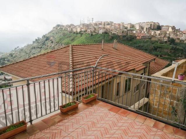 Villa Indipendente in vendita a Enna Bassa, Enna