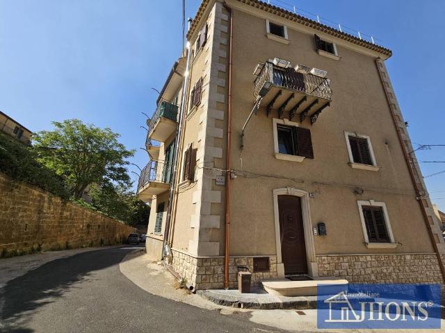 Villa Indipendente in vendita a Fundrisi, Enna