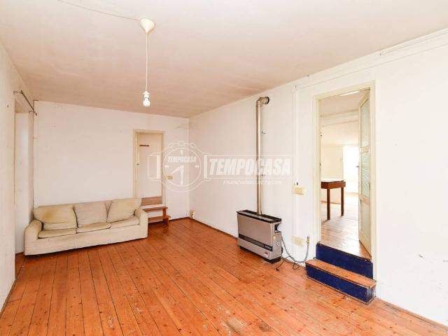 Villa Indipendente in vendita a Crevenna, Erba