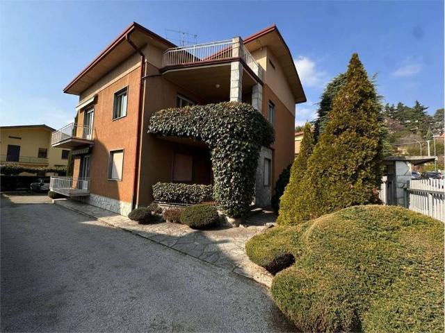 Villa Indipendente in vendita a Crevenna, Erba