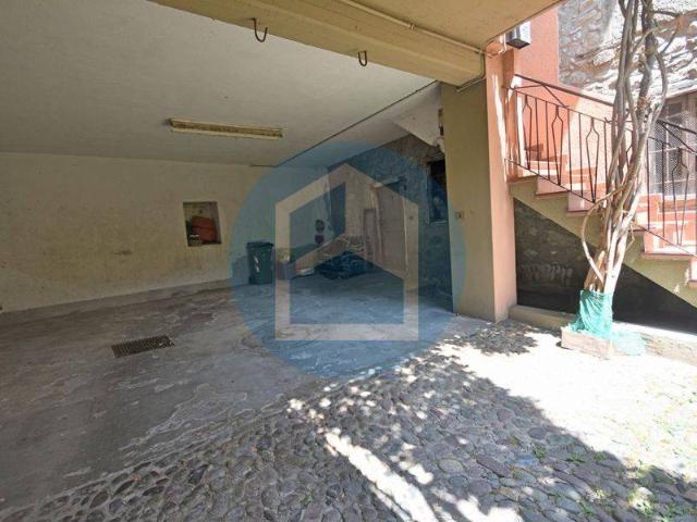Villa Indipendente in vendita a Comunità montana della valle Camonica, Esine