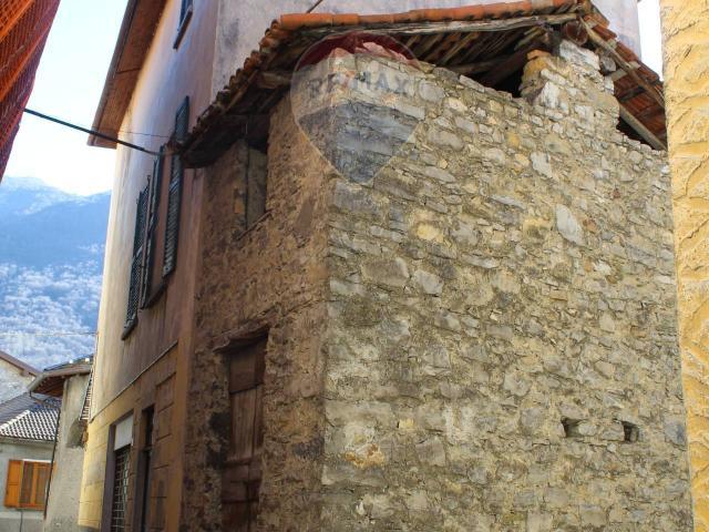 Villa Indipendente in vendita a Esino Lario, Lombardia