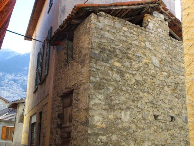 Villa Indipendente in vendita a Esino Lario, Lombardia
