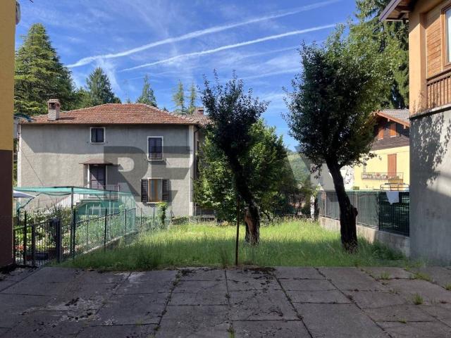 Villa Indipendente in vendita a Esino Lario, Lombardia