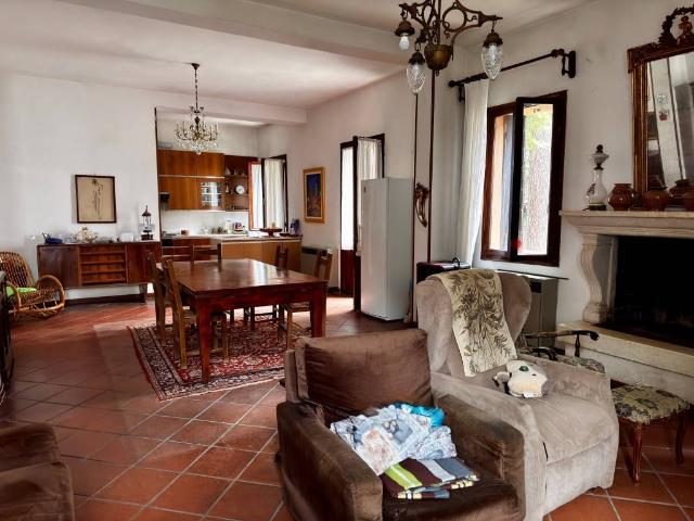 Villa Indipendente in vendita a Este, Veneto