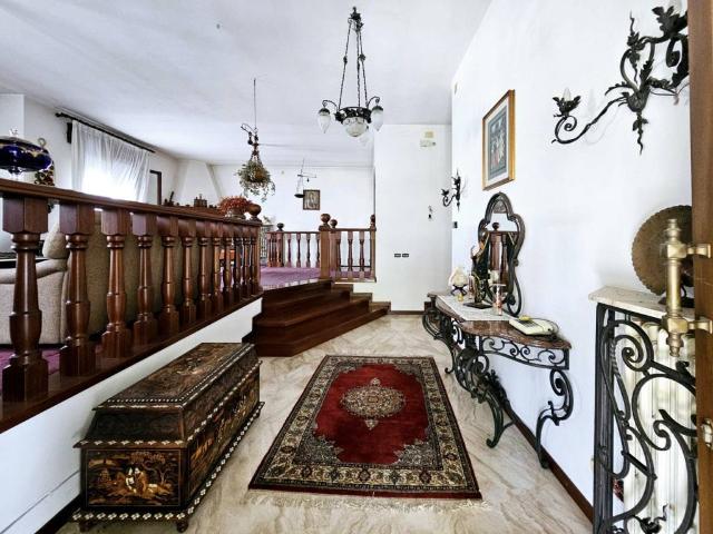 Villa Indipendente in vendita a Este, Veneto