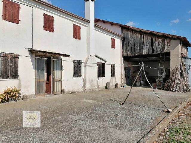 Villa Indipendente in vendita a Este, Veneto