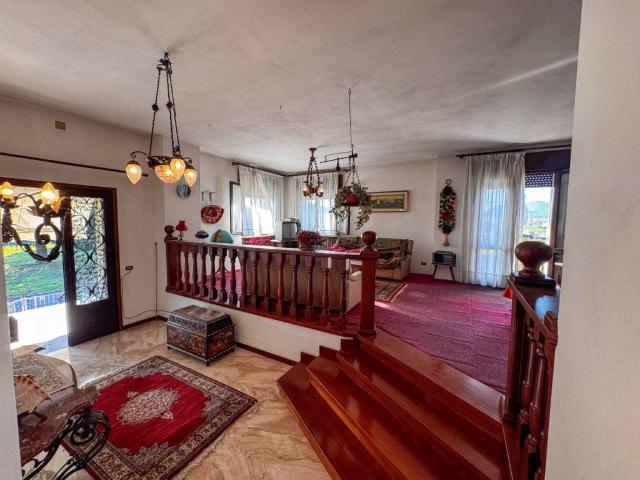 Villa Indipendente in vendita a Este, Veneto