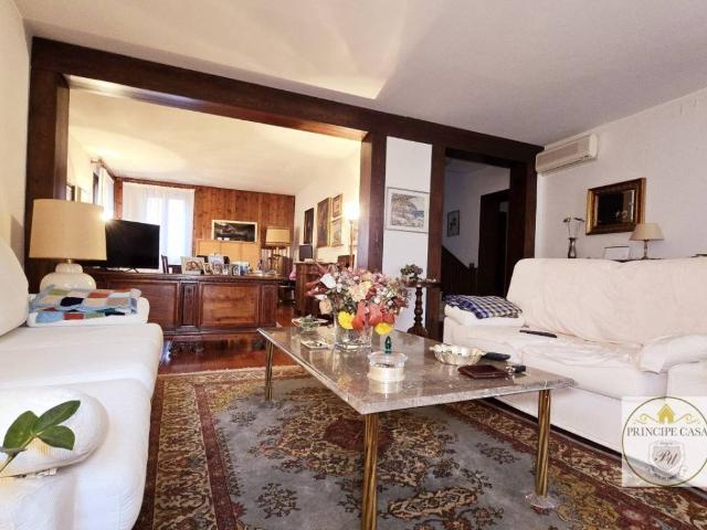 Villa Indipendente in vendita a Este, Veneto
