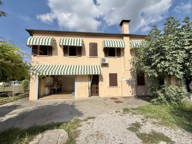 Villa Indipendente in vendita a Este, Veneto