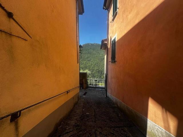 Villa Indipendente in vendita a Unione Comuni Garfagnana, Vergemoli