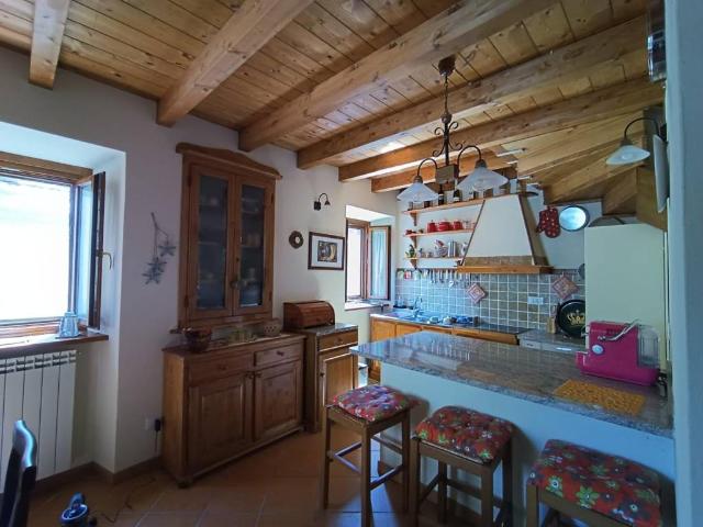 Villa Indipendente in vendita a Unione Comuni Garfagnana, Toscana