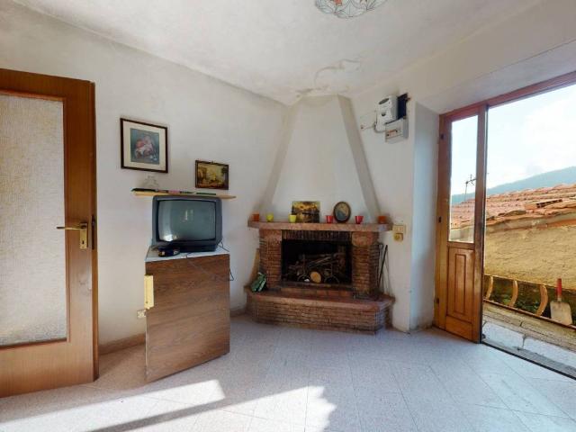 Villa Indipendente in vendita a Unione Comuni Garfagnana, Vallico Di Sopra