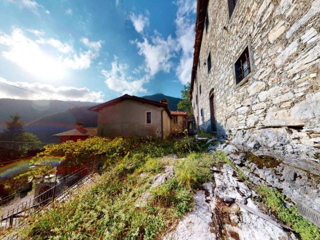 Villa Indipendente in vendita a Unione Comuni Garfagnana, Vallico Di Sopra