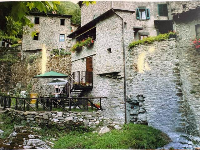 Villa Indipendente in vendita a Unione Comuni Garfagnana, Fabbriche Di Vallico