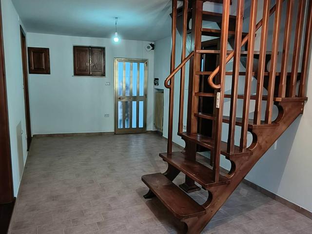 Villa Indipendente in vendita a Borgo, Marche