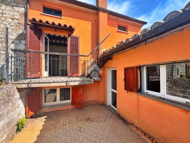 Villa Indipendente in vendita a Campodiegoli, Fabriano