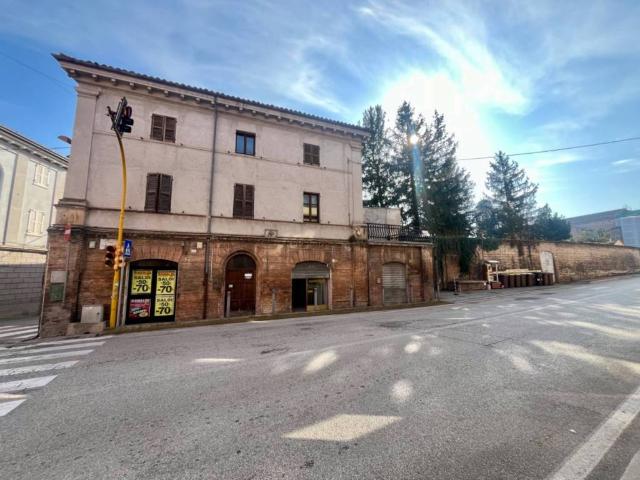 Villa Indipendente in vendita a Borgo, Marche