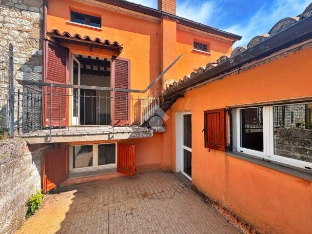 Villa Indipendente in vendita a Campodiegoli, Fabriano