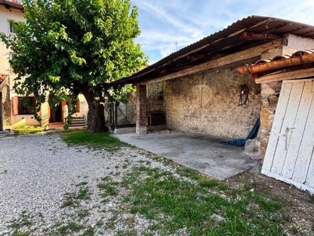 Villa Indipendente in vendita a Faedis, Faedis / Fojda