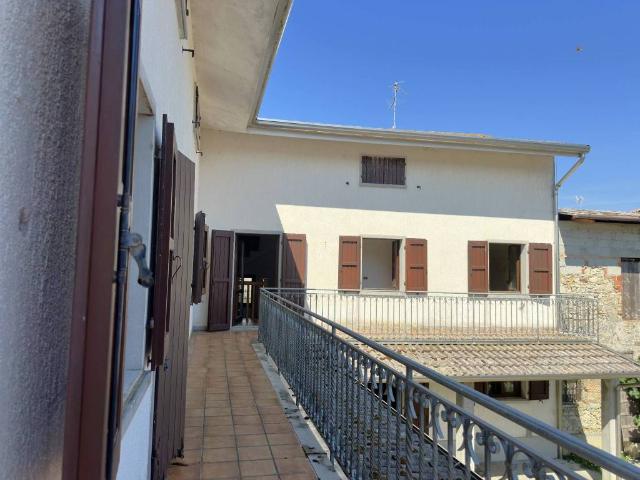 Villa Indipendente in vendita a Faedis, Friuli-Venezia Giulia