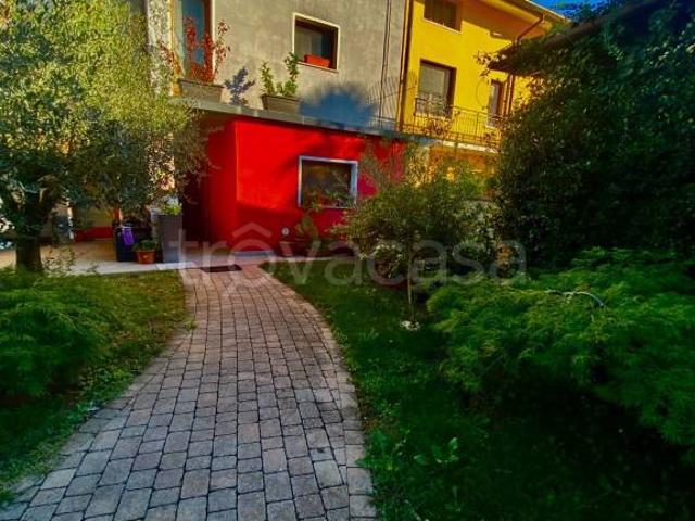 Villa Indipendente in vendita a Ronchis, Faedis / Fojda