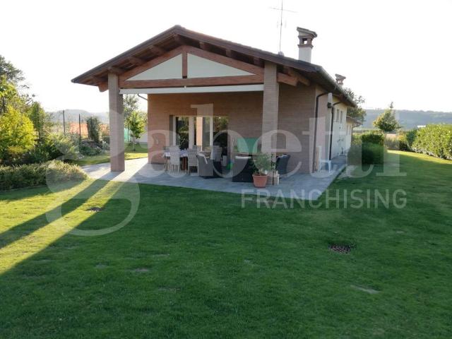 Villa Indipendente in vendita a Unione della Romagna Faentina, Faenza