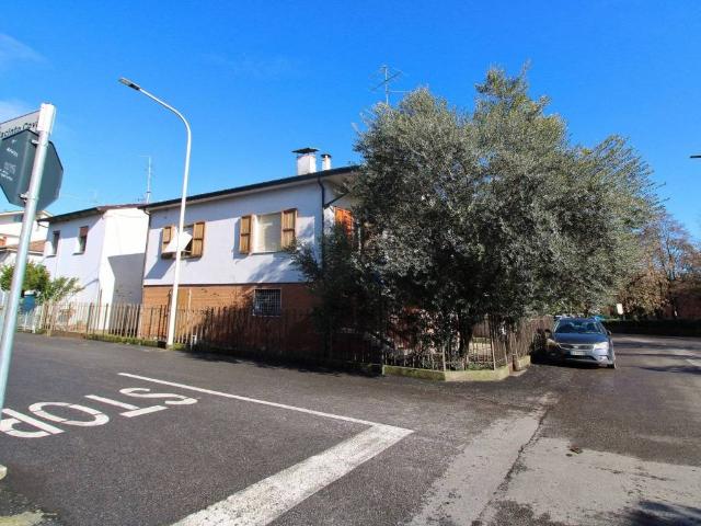Villa Indipendente in vendita a Unione della Romagna Faentina, Faenza