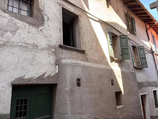 Villa Indipendente in vendita a Riva, Faggeto Lario