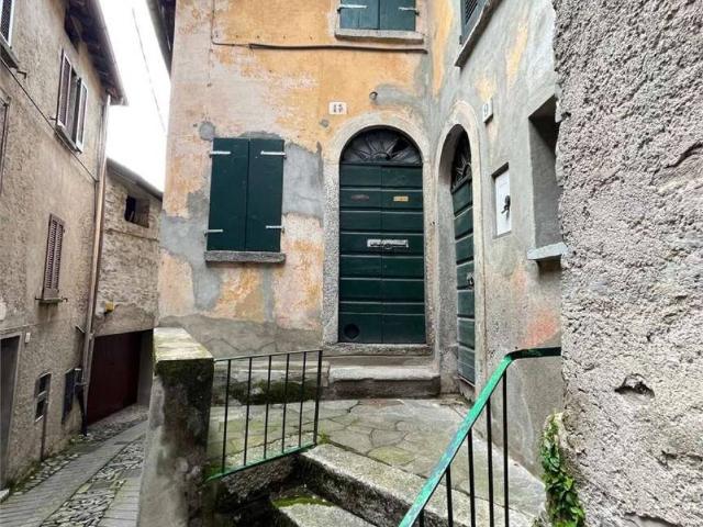 Villa Indipendente in vendita a Riva, Faggeto Lario