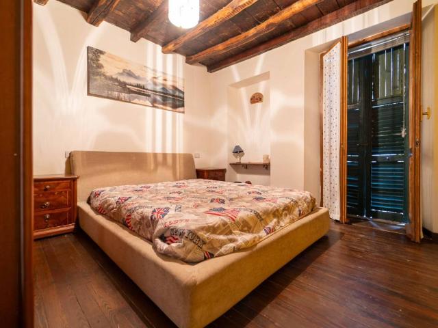 Villa Indipendente in vendita a Riva, Faggeto Lario