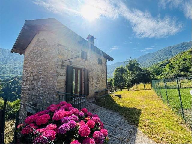 Villa Indipendente in vendita a Riva, Faggeto Lario