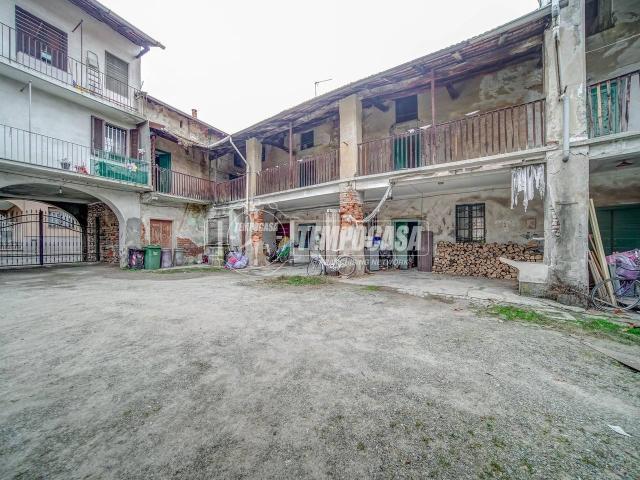 Villa Indipendente in vendita a Bergoro, Fagnano Olona