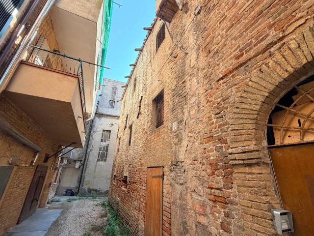 Villa Indipendente in vendita a Castelferretti, Falconara Marittima