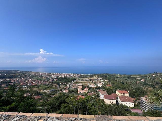 Villa Indipendente in vendita a Calabria, Catanzaro