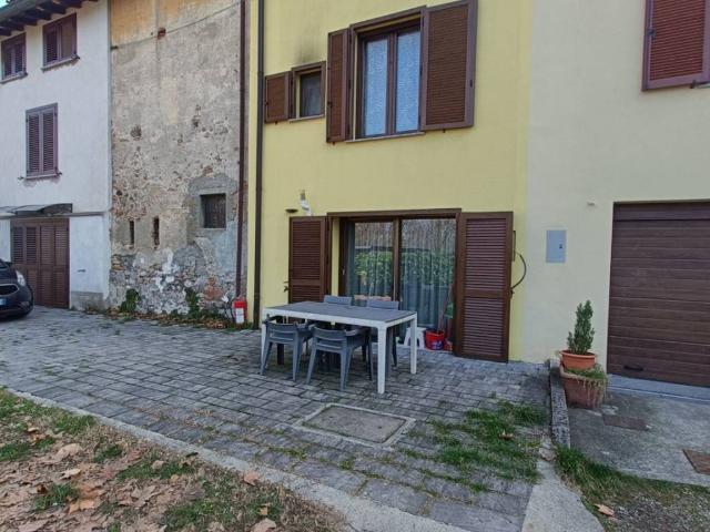 Villa Indipendente in vendita a Camnago Faloppio, Lombardia
