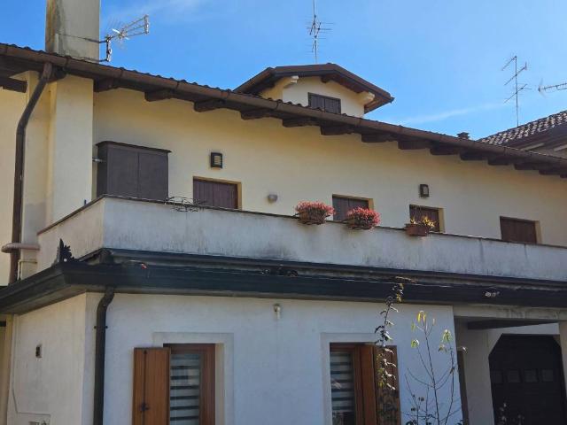 Villa Indipendente in vendita a Fanna, Friuli-Venezia Giulia