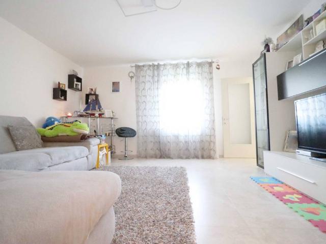 Villa Indipendente in vendita a Fanna, Friuli-Venezia Giulia