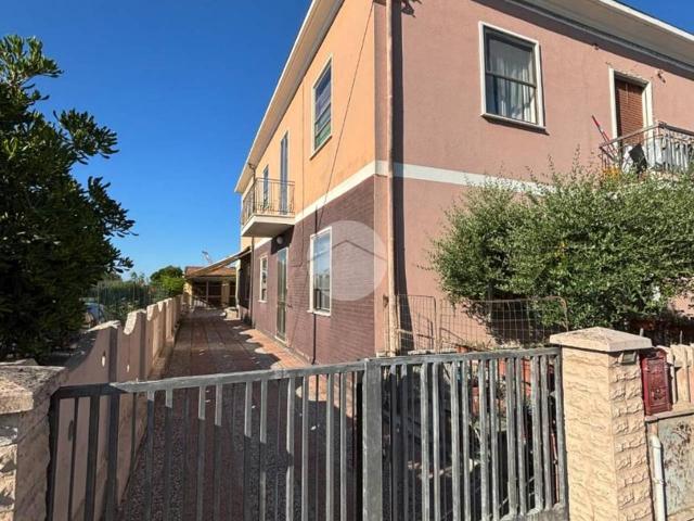 Villa Indipendente in vendita a Baia Metauro, Marche