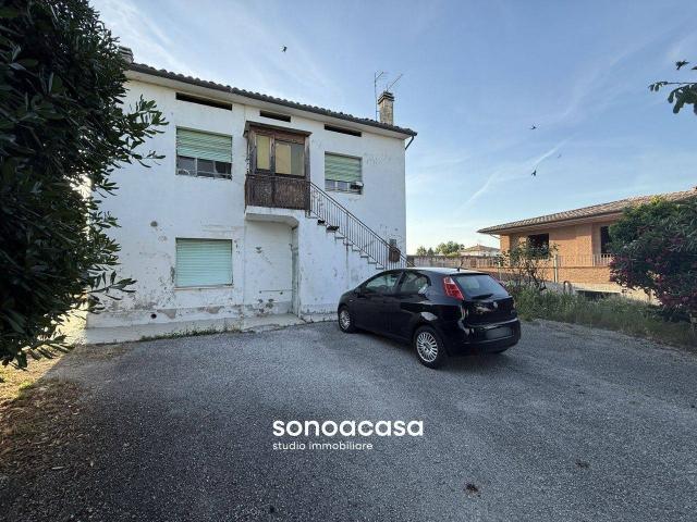 Villa Indipendente in vendita a Centro storico, Marche
