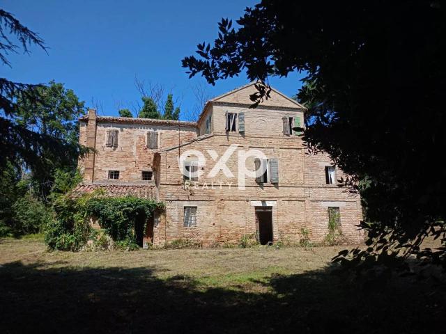 Villa Indipendente in vendita a Trave, Marche