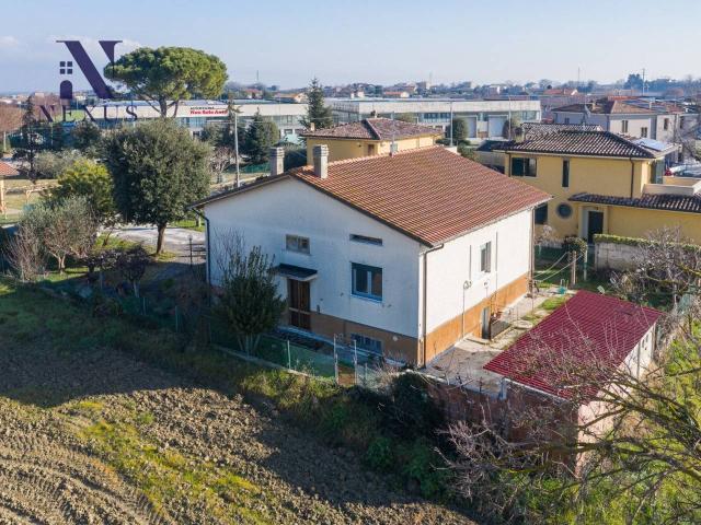 Villa Indipendente in vendita a Sant'Egidio, Marche