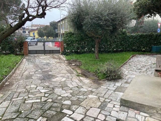 Villa Indipendente in vendita a Rosciano, Marche