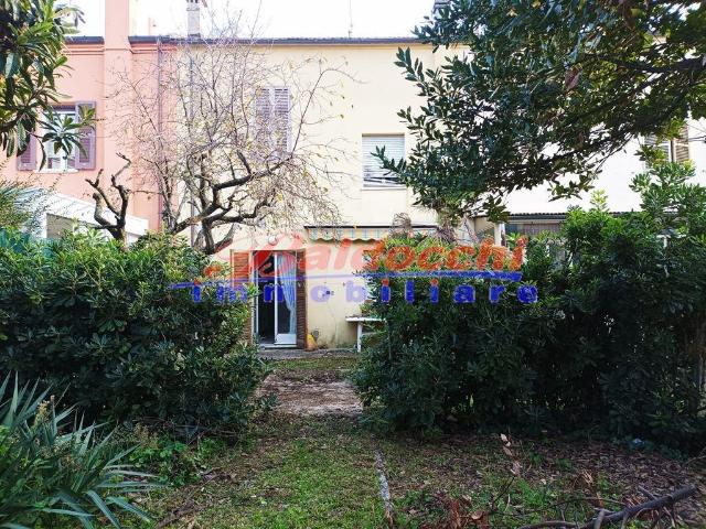 Villa Indipendente in vendita a San Lazzaro, Marche