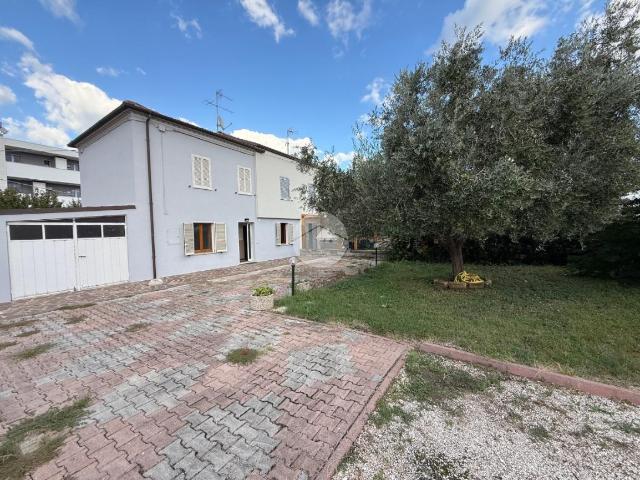 Villa Indipendente in vendita a San Lazzaro, Marche