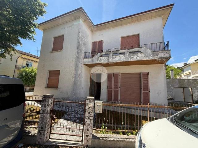 Villa Indipendente in vendita a Fano 2, Marche