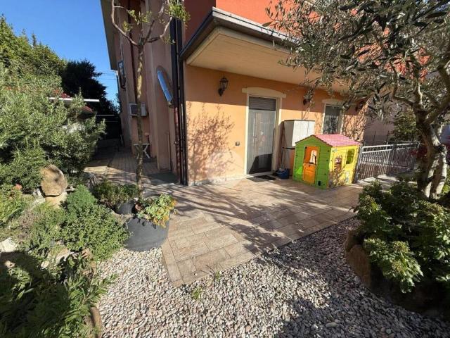 Villa Indipendente in vendita a Carrara, Marche