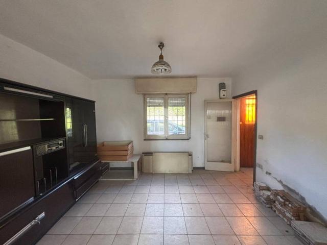 Villa Indipendente in vendita a Carrara, Marche