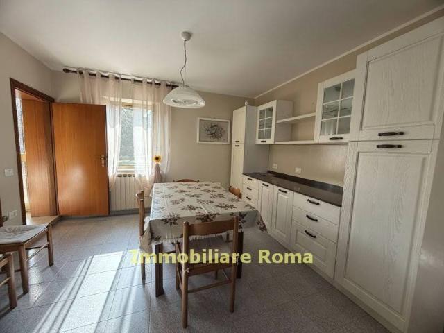 Villa Indipendente in vendita a Carrara, Marche