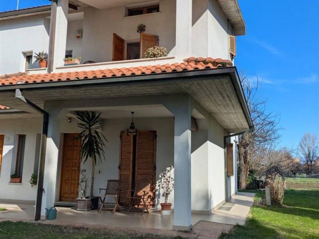 Villa Indipendente in vendita a Ponte Metauro, Marche